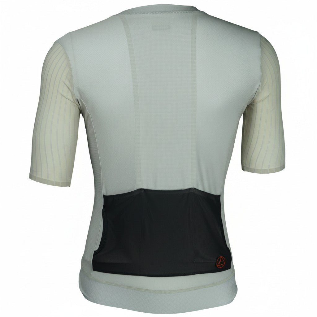 Jersey de Ciclismo Topstone Elegance Sand Dust Hombre vista trasera – TopStone Costa Rica