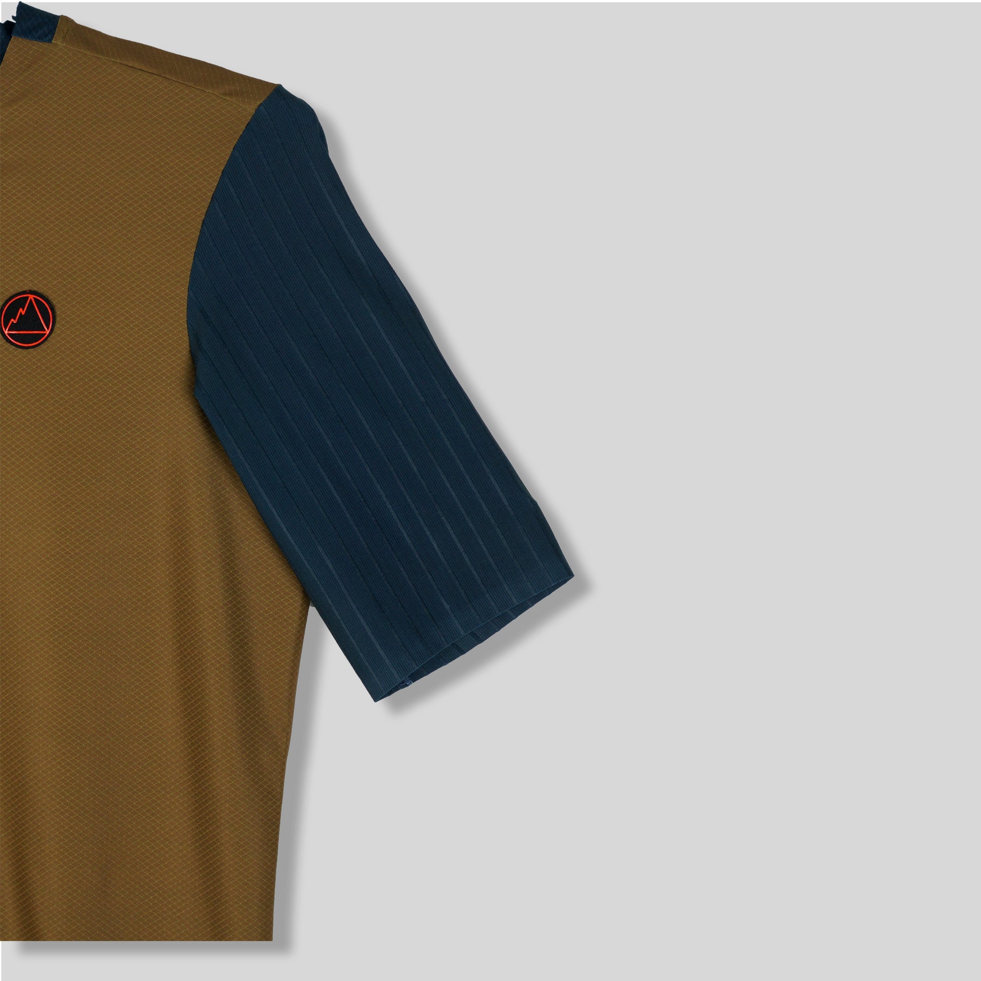 Jersey de Ciclismo Topstone – Modelo Elegance Bronze Shadow