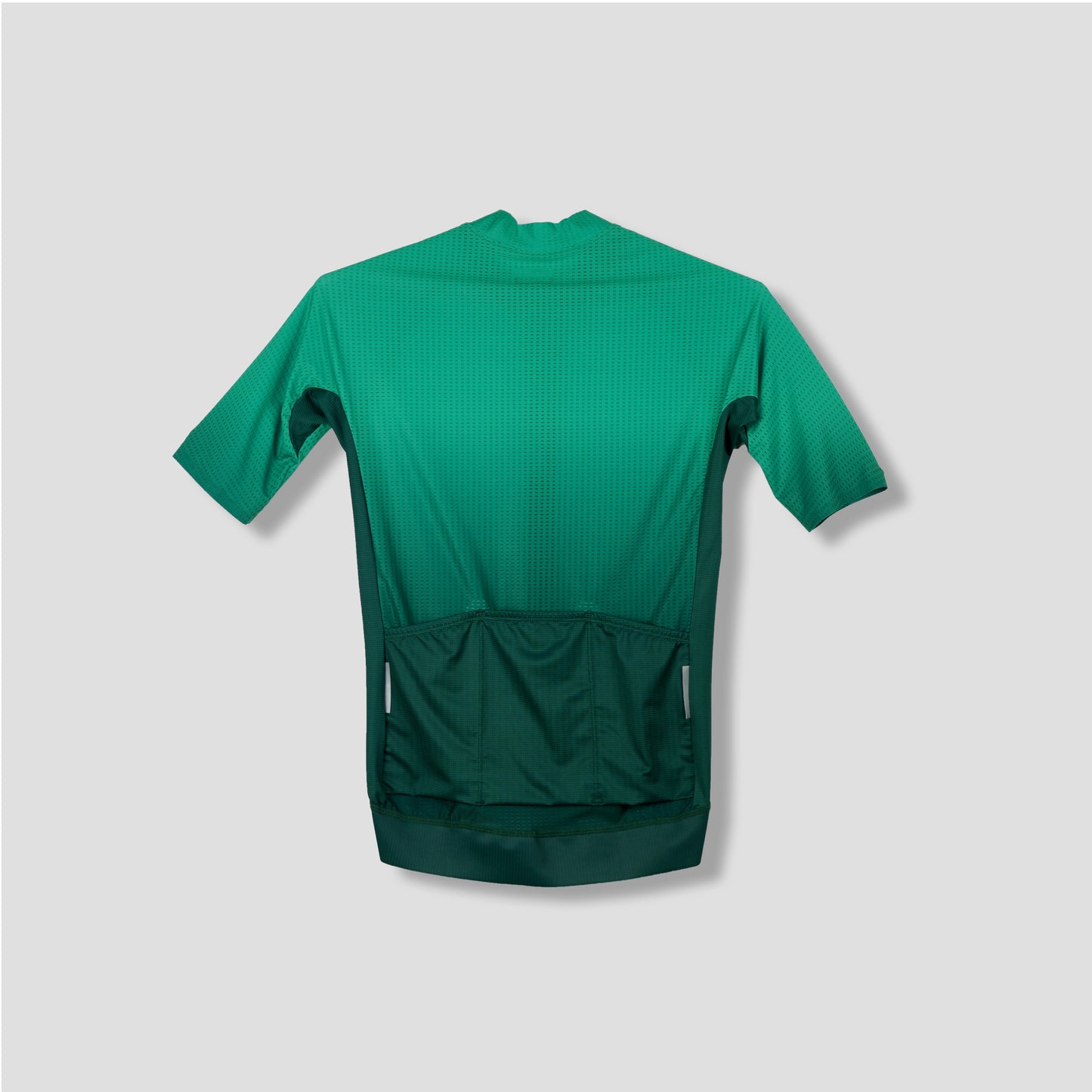 Jersey de Ciclismo Topstone Pro Verde Difuminado mujer modelo – TopStone Costa Rica
