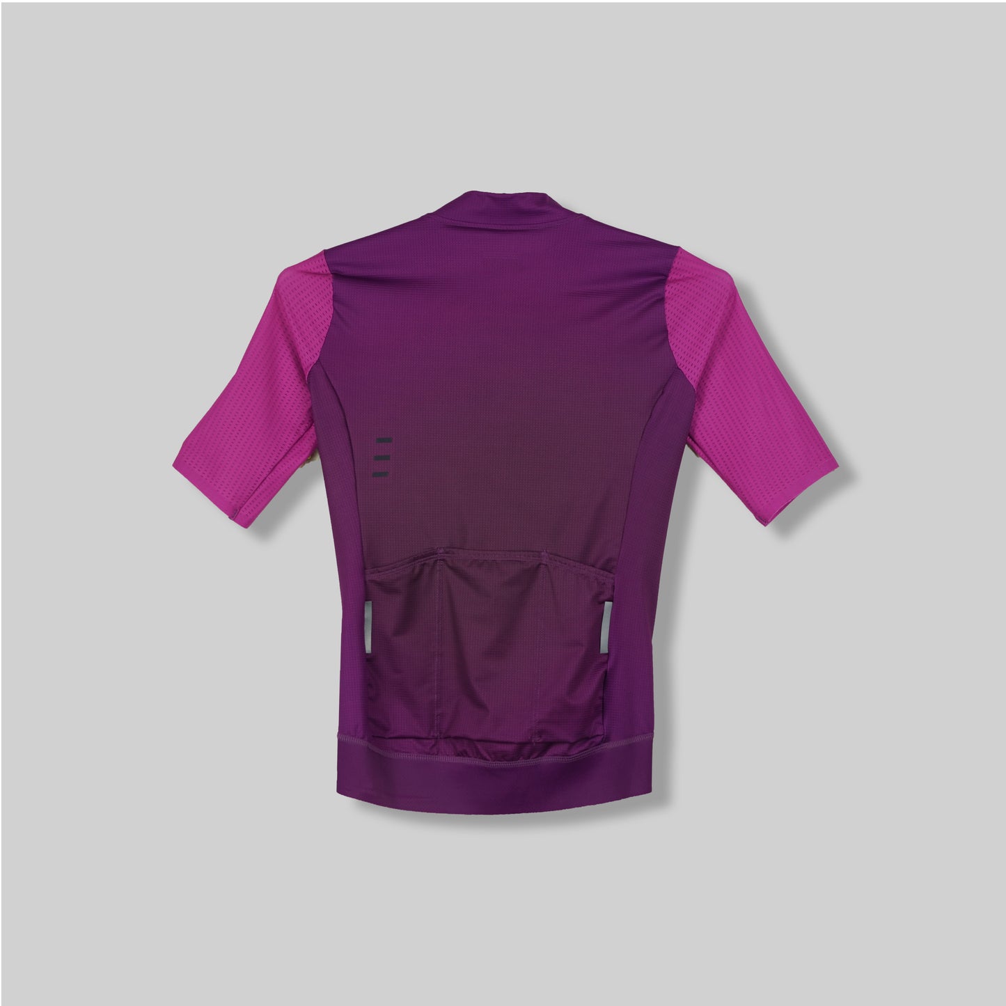 Jersey de Ciclismo Topstone Race Berry Dual mujer modelo – TopStone Costa Rica