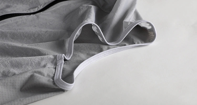 Chaleco Corta Viento Gris TopStone detalle zipper – ciclismo Costa Rica